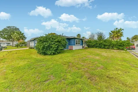 7 Gulf Lane Galveston TX 77550