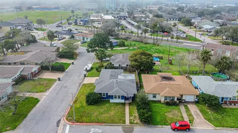 7 Gulf Lane Galveston TX 77550