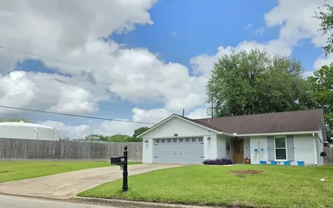 4701 Hiram Brandon Drive Bay City TX 77414