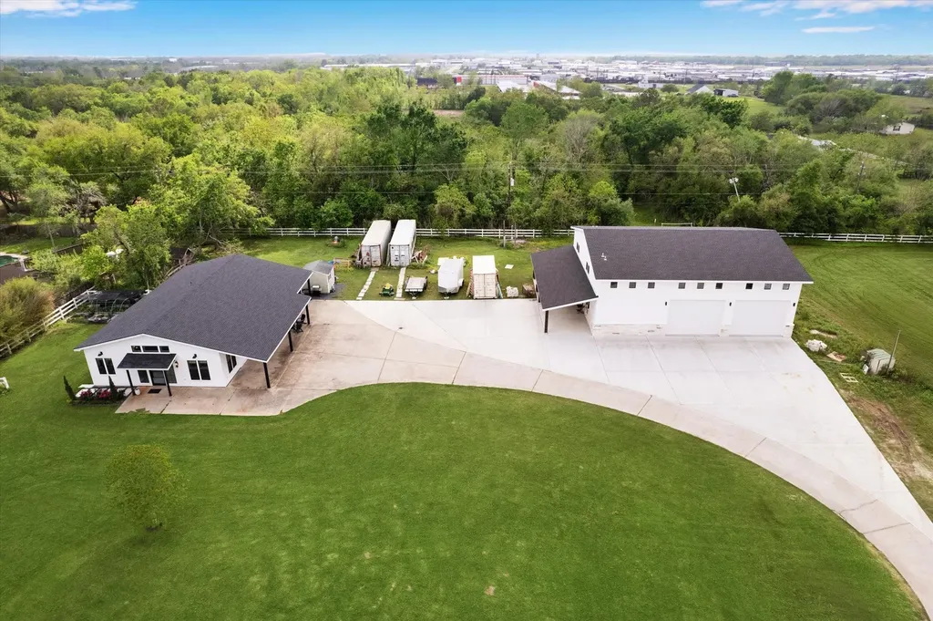 17810 County Road 125 Pearland TX 77581