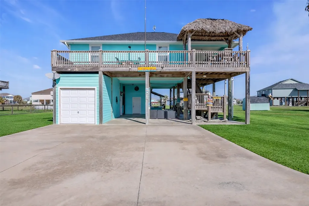 940 Mary Ann Port Bolivar TX 77650