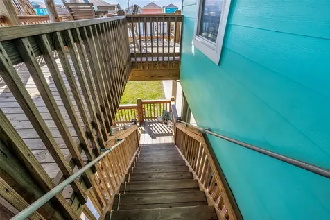 940 Mary Ann Port Bolivar TX 77650