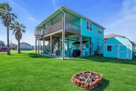 940 Mary Ann Port Bolivar TX 77650