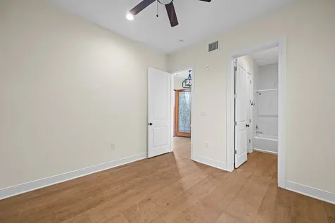 2218 Converse Street C Houston TX 77006