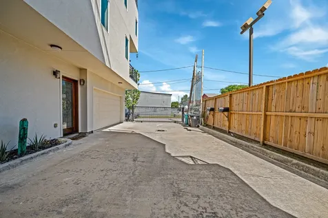 2218 Converse Street C Houston TX 77006