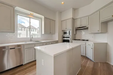2150 Stacy Knoll Houston TX 77008