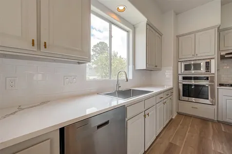 2150 Stacy Knoll Houston TX 77008