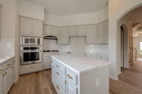 2150 Stacy Knoll Houston TX 77008