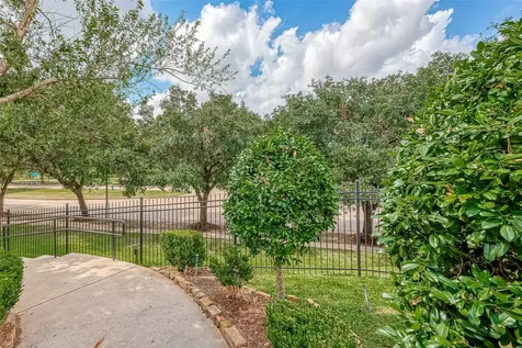 2150 Stacy Knoll Houston TX 77008