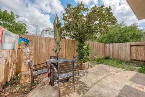 2150 Stacy Knoll Houston TX 77008
