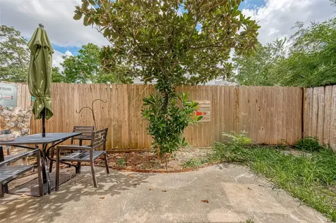 2150 Stacy Knoll Houston TX 77008