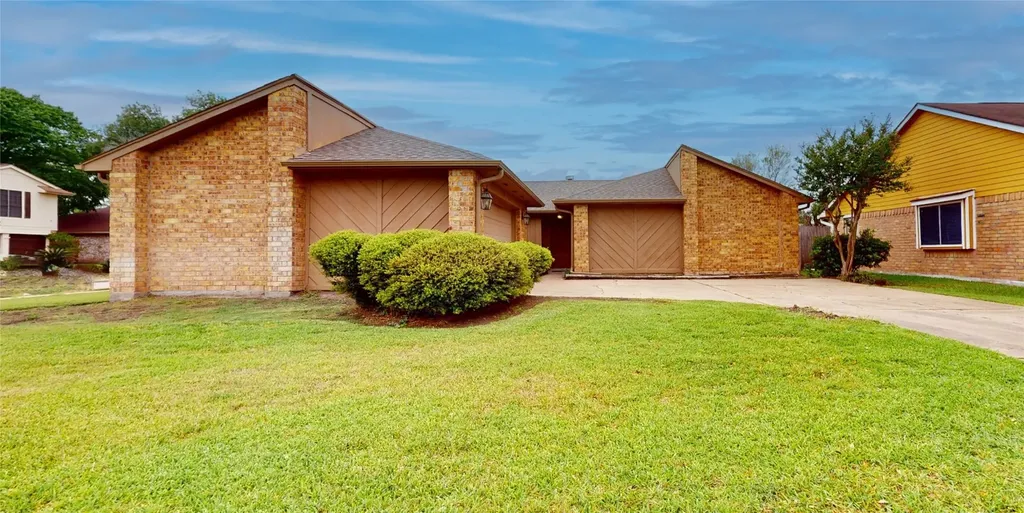 1022 Manorglen Drive Missouri City TX 77489