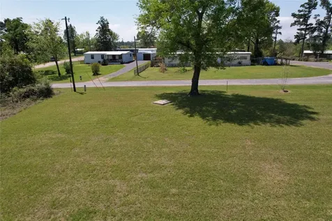 754 Yaupon Cove Drive Onalaska TX 77360