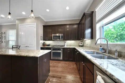 219 W 27th Street H Houston TX 77008