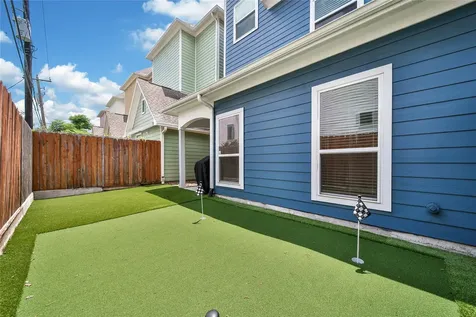 219 W 27th Street H Houston TX 77008