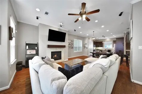 219 W 27th Street H Houston TX 77008