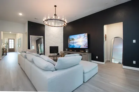 16 Mariposa Woods Drive Tomball TX 77375
