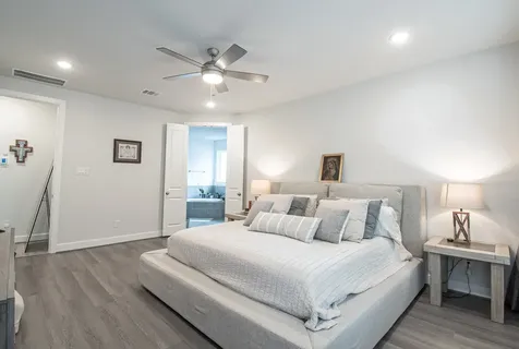 16 Mariposa Woods Drive Tomball TX 77375
