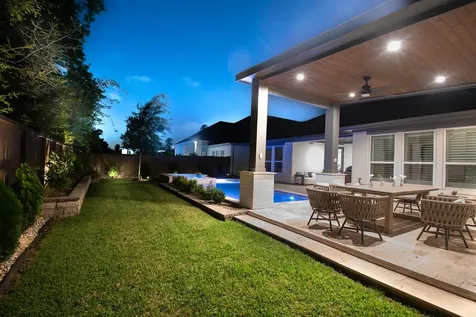 16 Mariposa Woods Drive Tomball TX 77375