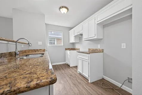 7521 Dyer Street Houston TX 77088