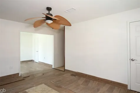 5530 Loch Lomond Drive Houston TX 77096