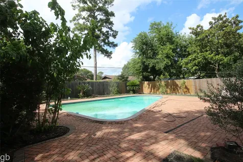 5530 Loch Lomond Drive Houston TX 77096