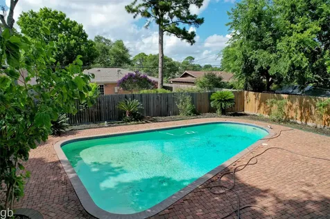 5530 Loch Lomond Drive Houston TX 77096