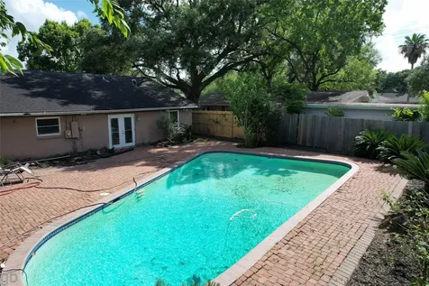 5530 Loch Lomond Drive Houston TX 77096