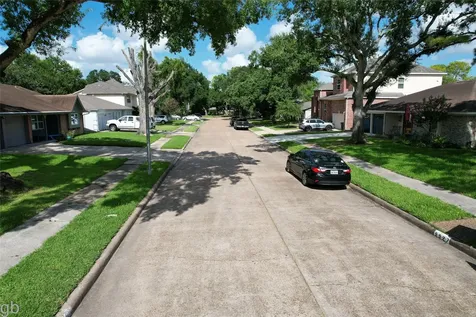 5530 Loch Lomond Drive Houston TX 77096