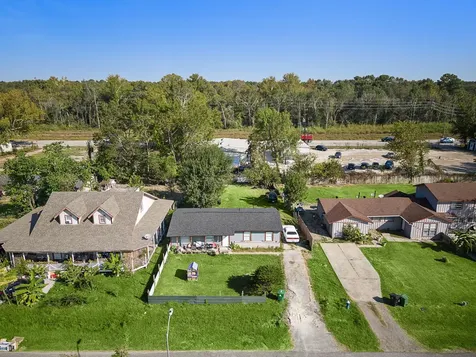5725 Schutz Houston TX 77032