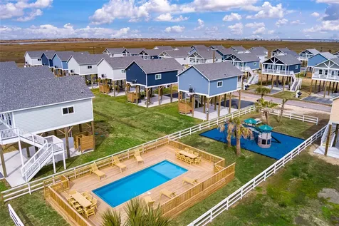 1075 Shady Lane Gilchrist TX 77617