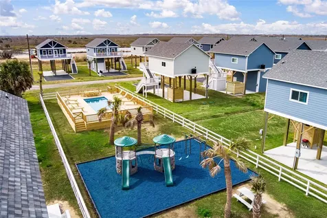 1075 Shady Lane Gilchrist TX 77617