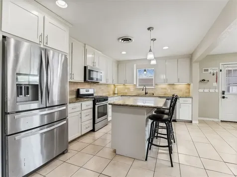 404 E Elizabeth Avenue Palacios TX 77465