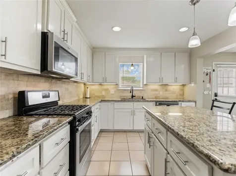 404 E Elizabeth Avenue Palacios TX 77465
