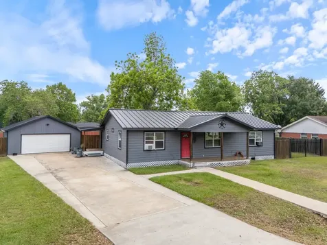 404 E Elizabeth Avenue Palacios TX 77465