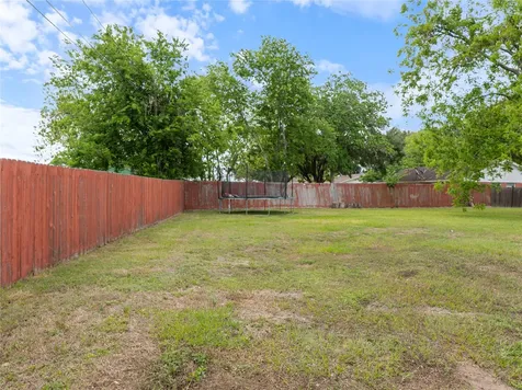 404 E Elizabeth Avenue Palacios TX 77465