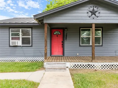 404 E Elizabeth Avenue Palacios TX 77465