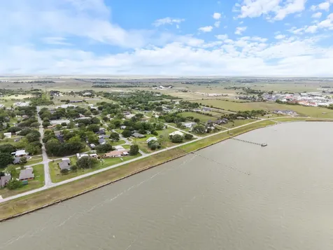 404 E Elizabeth Avenue Palacios TX 77465