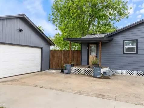 404 E Elizabeth Avenue Palacios TX 77465