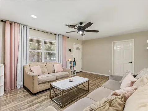 404 E Elizabeth Avenue Palacios TX 77465