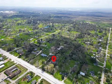 7411 Highway 36 Jones Creek TX 77541