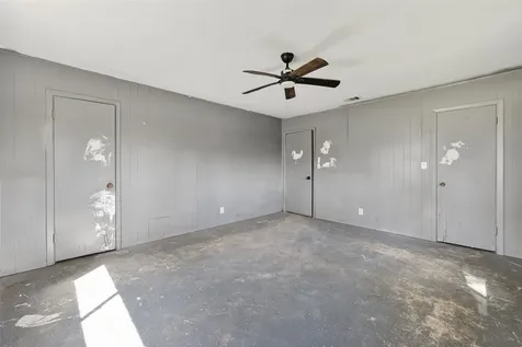 7411 Highway 36 Jones Creek TX 77541