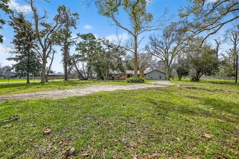 7411 Highway 36 Jones Creek TX 77541