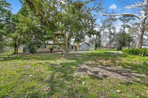 7411 Highway 36 Jones Creek TX 77541