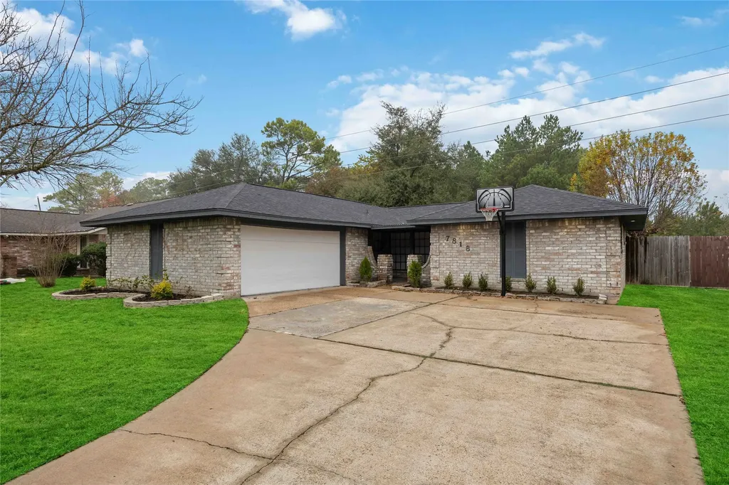 7818 Kellwood Drive Houston TX 77040