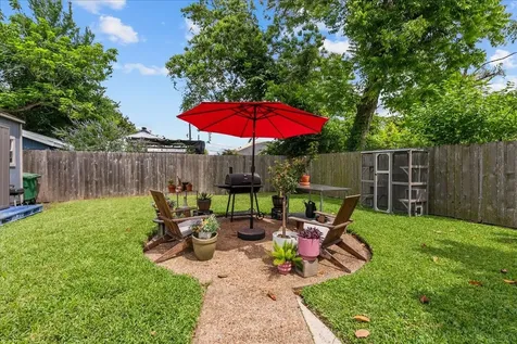 1906 Chew Street Houston TX 77020