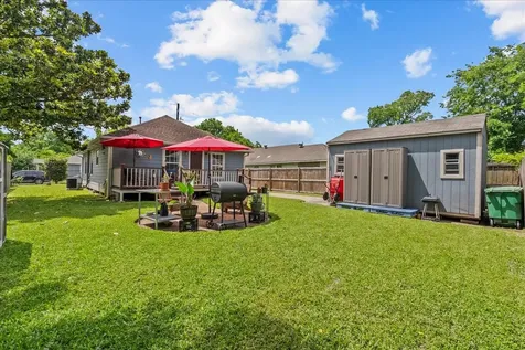 1906 Chew Street Houston TX 77020