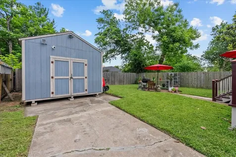 1906 Chew Street Houston TX 77020