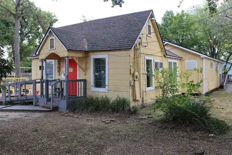 4302 Delhi Street Houston TX 77022