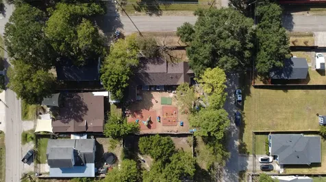 4302 Delhi Street Houston TX 77022
